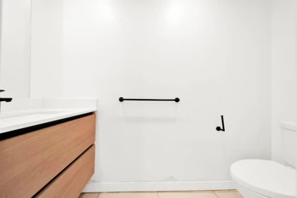 Primary Bathroom Photo of TH1 10448 University Drive, Surrey, BC
