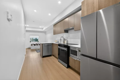 Kitchen Photo of E512 10829 140 Street, Surrey, BC