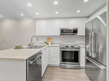 127 5880 Dover Crescent, Richmond, BC, Richmond — Apartment/Condo for sale
