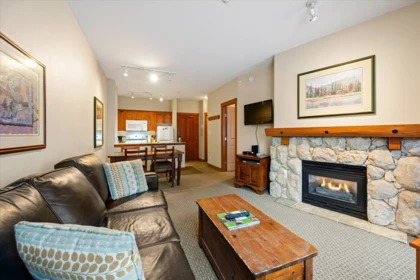 212 4660 Blackcomb Way, Whistler, BC, Whistler — Apartment/Condo for sale