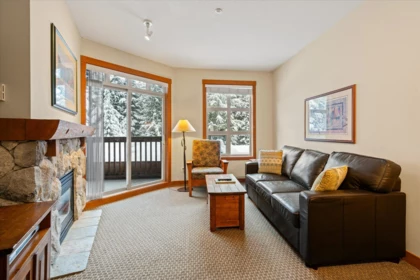 212 4660 Blackcomb Way, Whistler, BC, Whistler — Apartment/Condo for sale