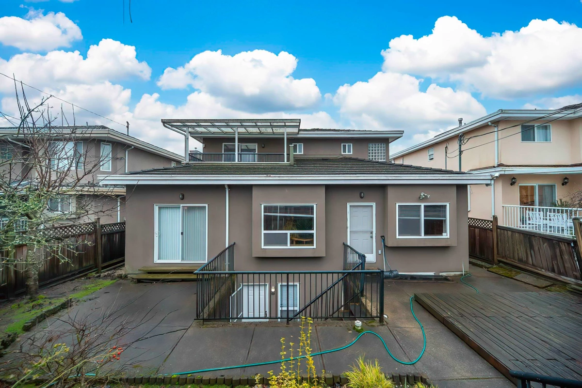 Community Amenities Photo (Clubhouse) of 6391 Neville Street, Burnaby, BC