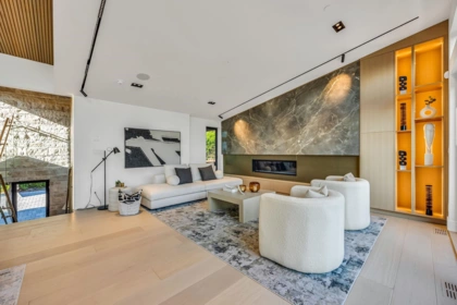 2423 Mathers Avenue, West Vancouver, BC