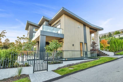 2423 Mathers Avenue, West Vancouver, BC