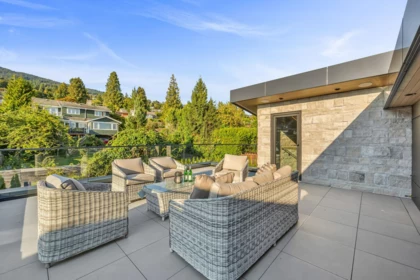 Front Yard Photo of 2423 Mathers Avenue, West Vancouver, BC