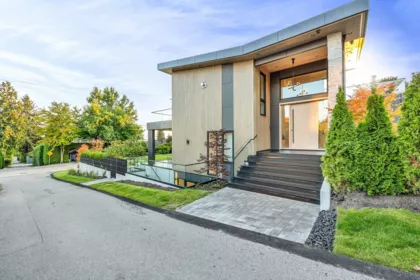 Hot Tub / Spa Photo of 2423 Mathers Avenue, West Vancouver, BC