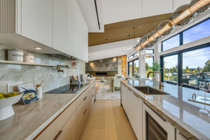 Kitchen Island Photo of 2423 Mathers Avenue, West Vancouver, BC
