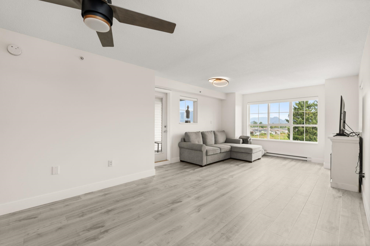 Dining Area Photo of 429 19673 Meadow Gardens Way, Pitt Meadows, BC
