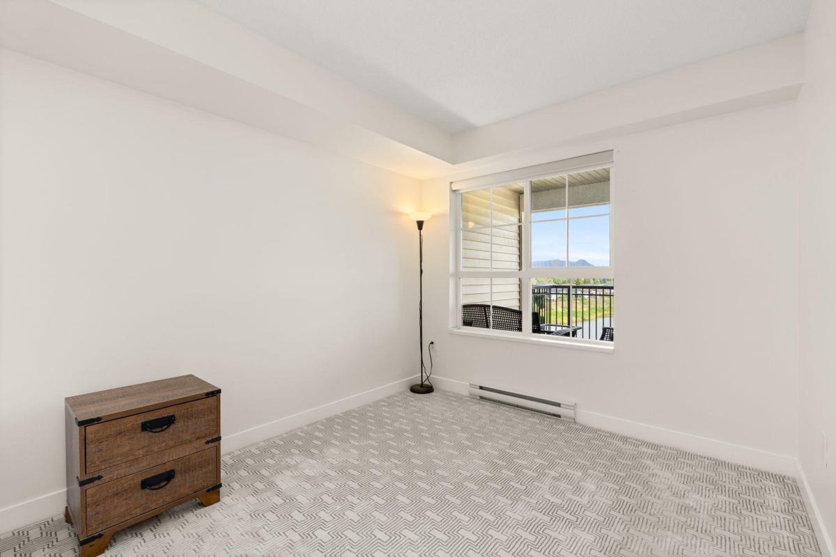 Guest Bathroom Photo of 429 19673 Meadow Gardens Way, Pitt Meadows, BC