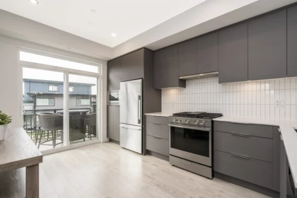 Kitchen Island Photo of 62 4292 Wolf Way, Tsawwassen, BC