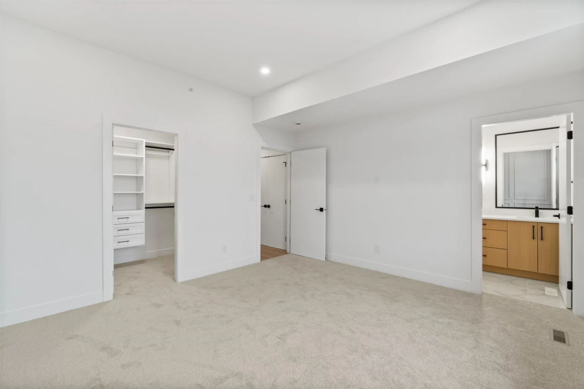 Guest Bathroom Photo of 20997 83 Avenue, Langley, BC