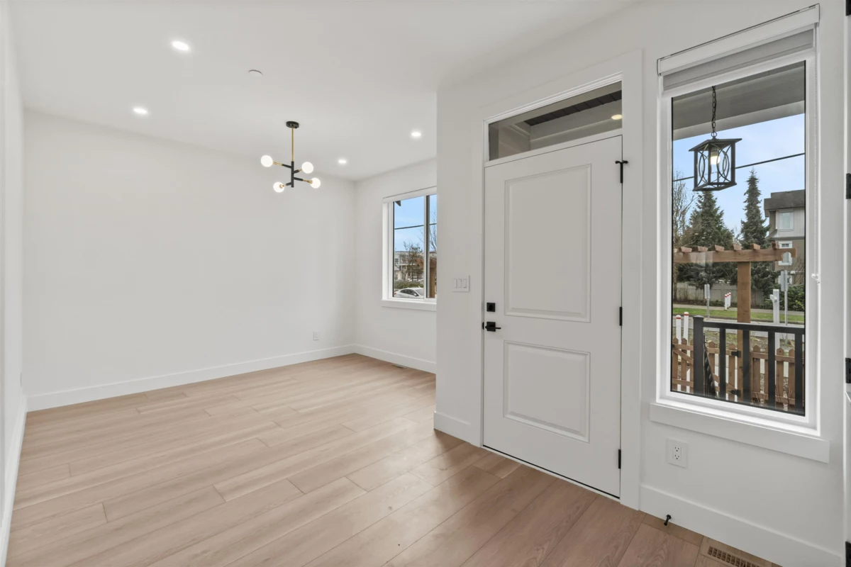 Living Room Photo of 20997 83 Avenue, Langley, BC