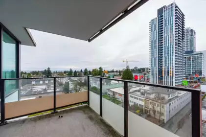 Staircase Photo of 905 6658 Dow Avenue, Burnaby, BC