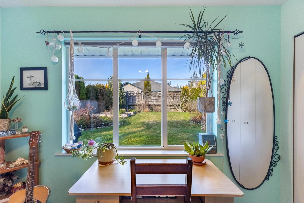 Basement Recreation Room Photo of 6270 Homestead Avenue, Sechelt, BC