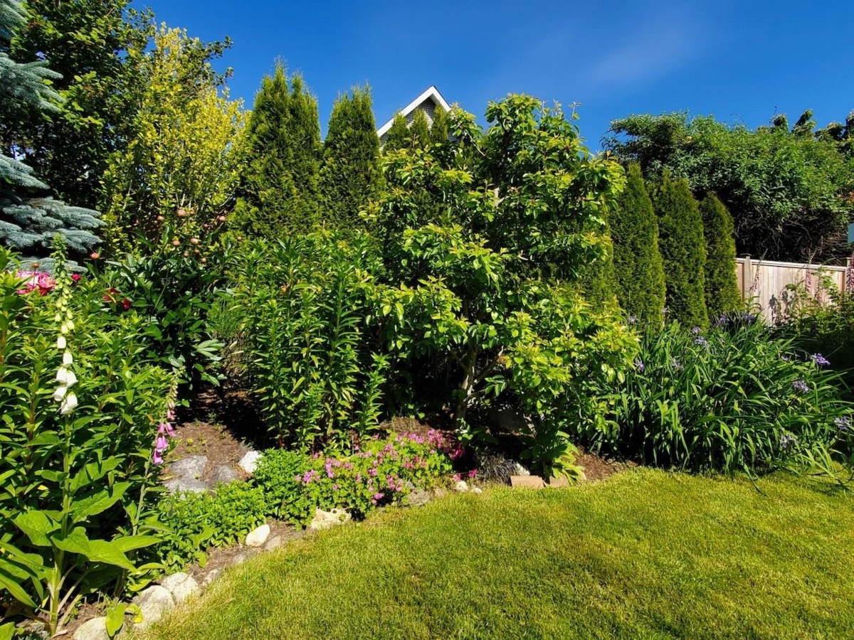 Kitchen Island Photo of 6270 Homestead Avenue, Sechelt, BC