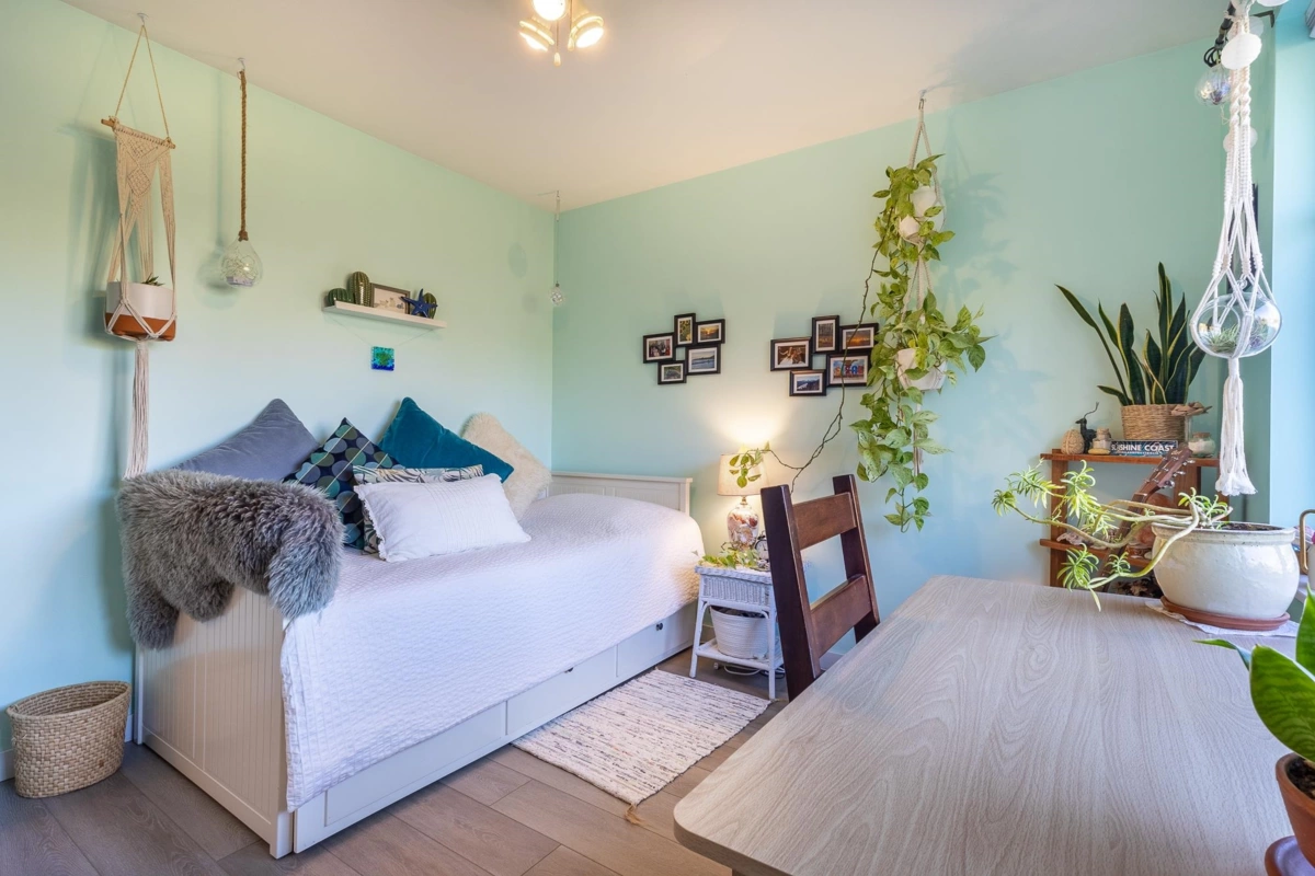 Laundry Room Photo of 6270 Homestead Avenue, Sechelt, BC