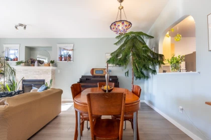 Breakfast Nook Photo of 6270 Homestead Avenue, Sechelt, BC