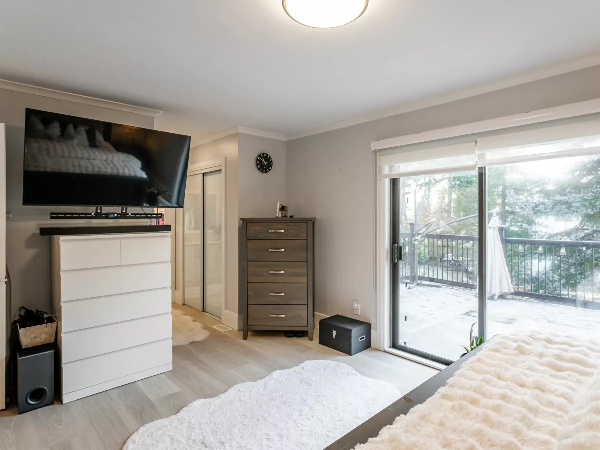 Hallway Photo of 16566 80 Avenue, Surrey, BC