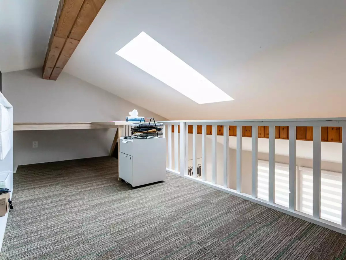 Laundry Room Photo of 16566 80 Avenue, Surrey, BC