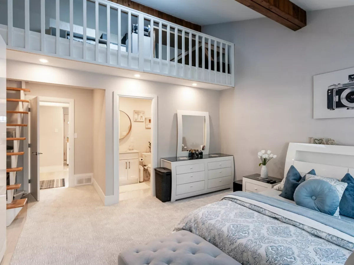 Powder Room Photo of 16566 80 Avenue, Surrey, BC