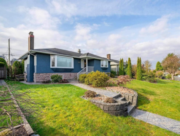 Backyard Photo of 4824 Fairlawn Drive, Burnaby, BC