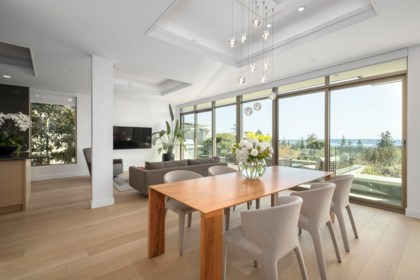 Breakfast Nook Photo of 4987 Meadfeild Wynd, West Vancouver, BC