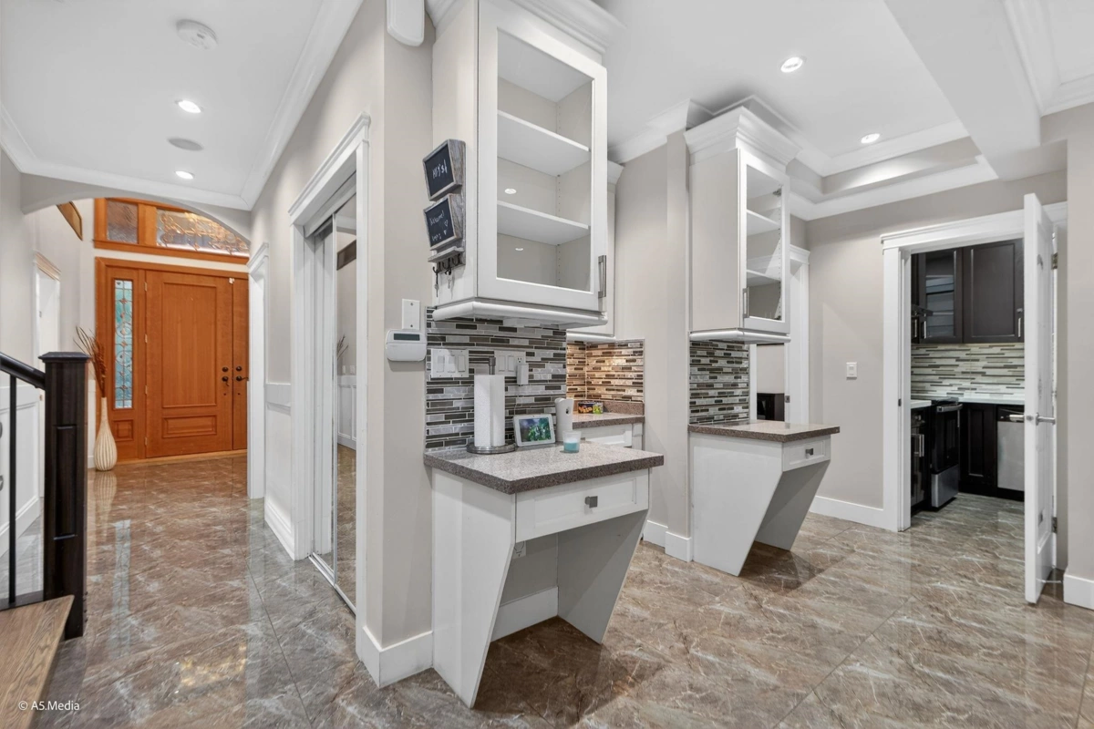 Kitchen Island Photo of 9543 119a Street, Delta, BC