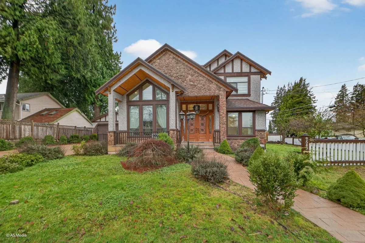 Living Room Photo of 9543 119a Street, Delta, BC
