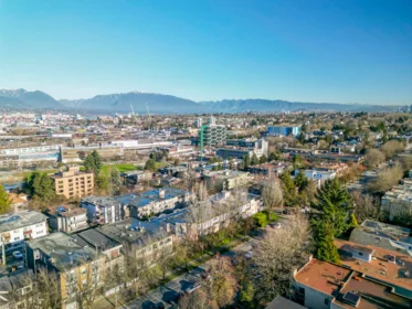 Garden / Landscaping Photo of 303 975 E Broadway, Vancouver, BC