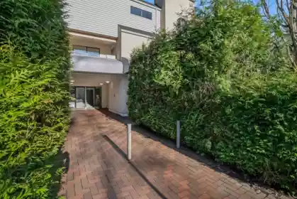 Hot Tub / Spa Photo of 303 975 E Broadway, Vancouver, BC