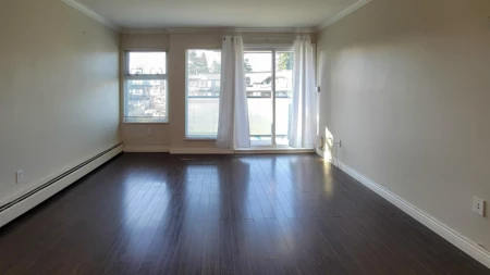321 1850 E Southmere Crescent, Surrey, BC, Surrey — Apartment/Condo for sale