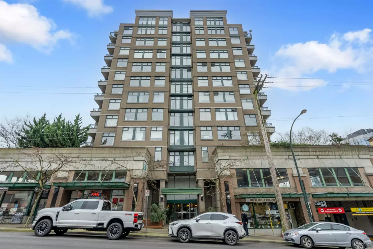 Exterior Front Photo of 606 720 Carnarvon Street, New Westminster, BC
