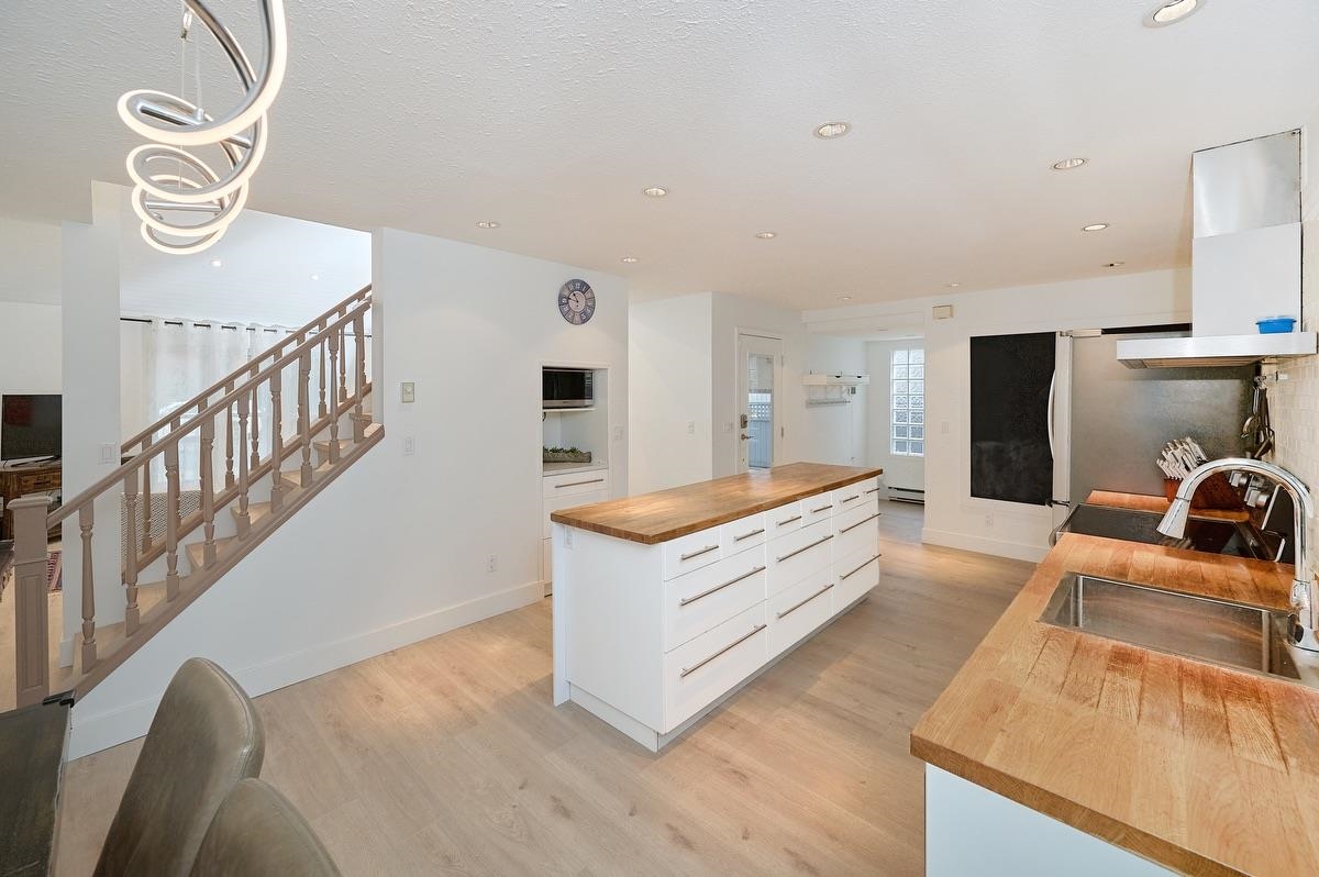 Breakfast Nook Photo of 3256 Dunkirk Avenue, Coquitlam, BC