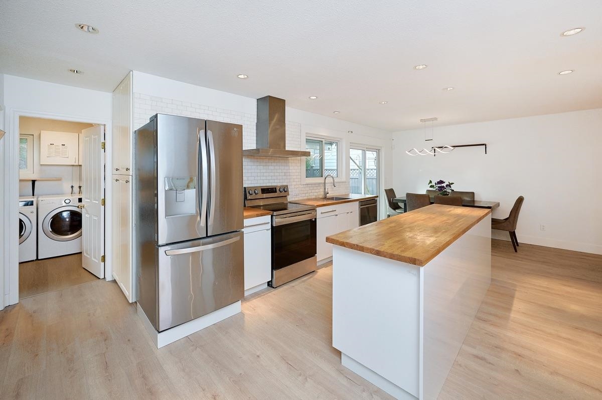 Dining Area Photo of 3256 Dunkirk Avenue, Coquitlam, BC