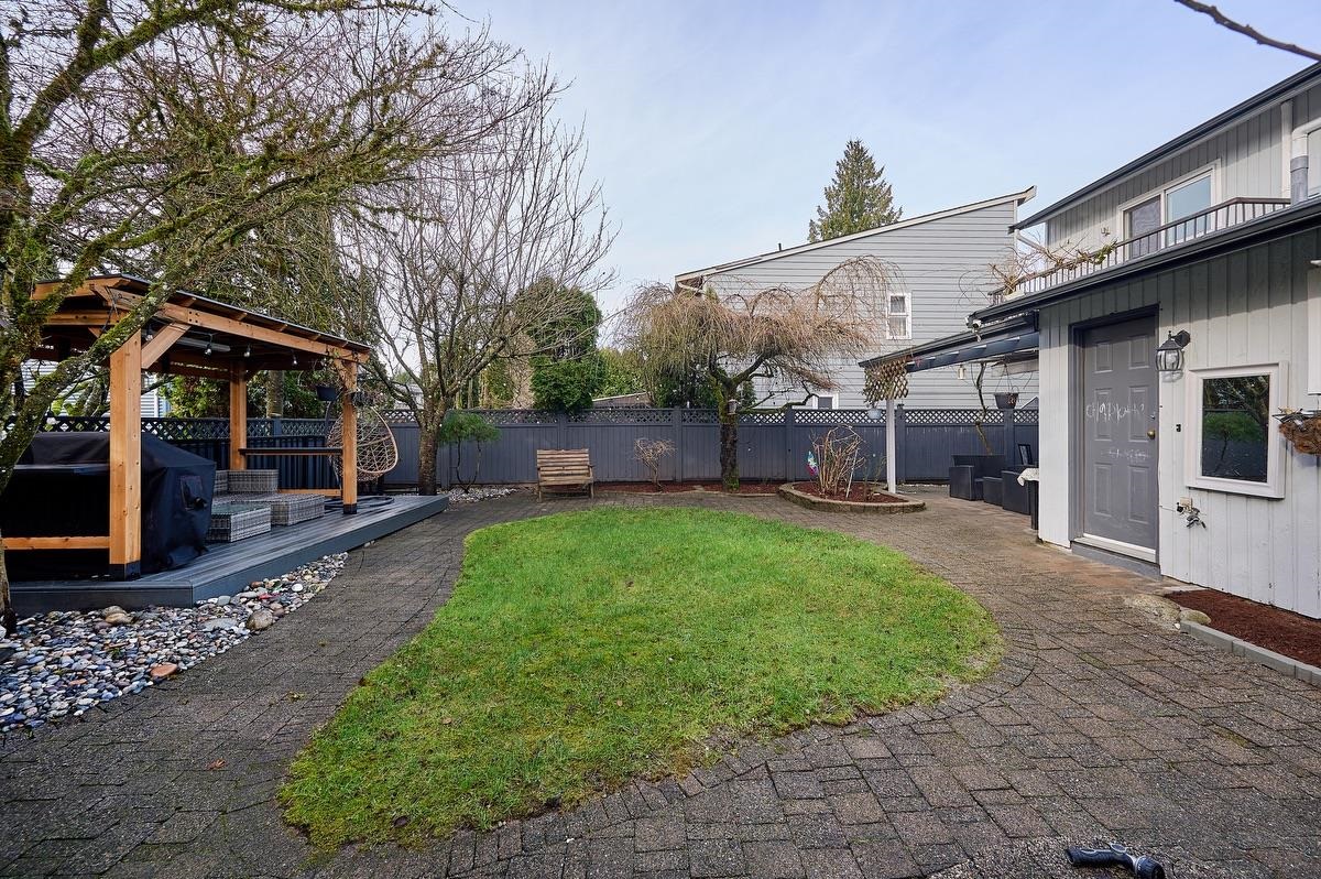 Entry Foyer Photo of 3256 Dunkirk Avenue, Coquitlam, BC