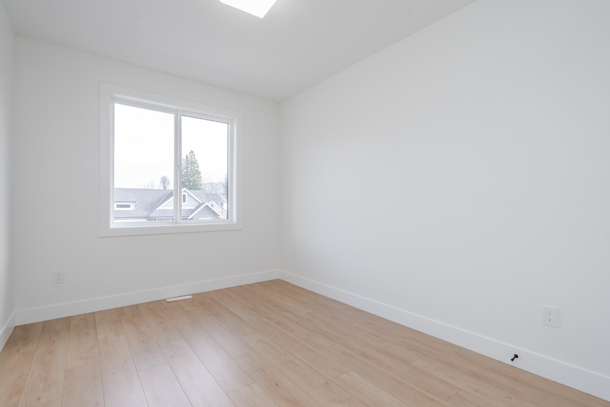 Entry Foyer Photo of 8425 George Street, Mission, BC