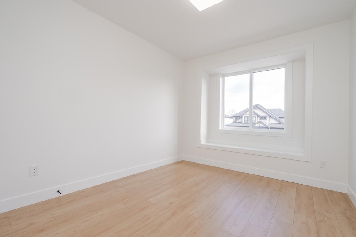 Laundry Room Photo of 8425 George Street, Mission, BC