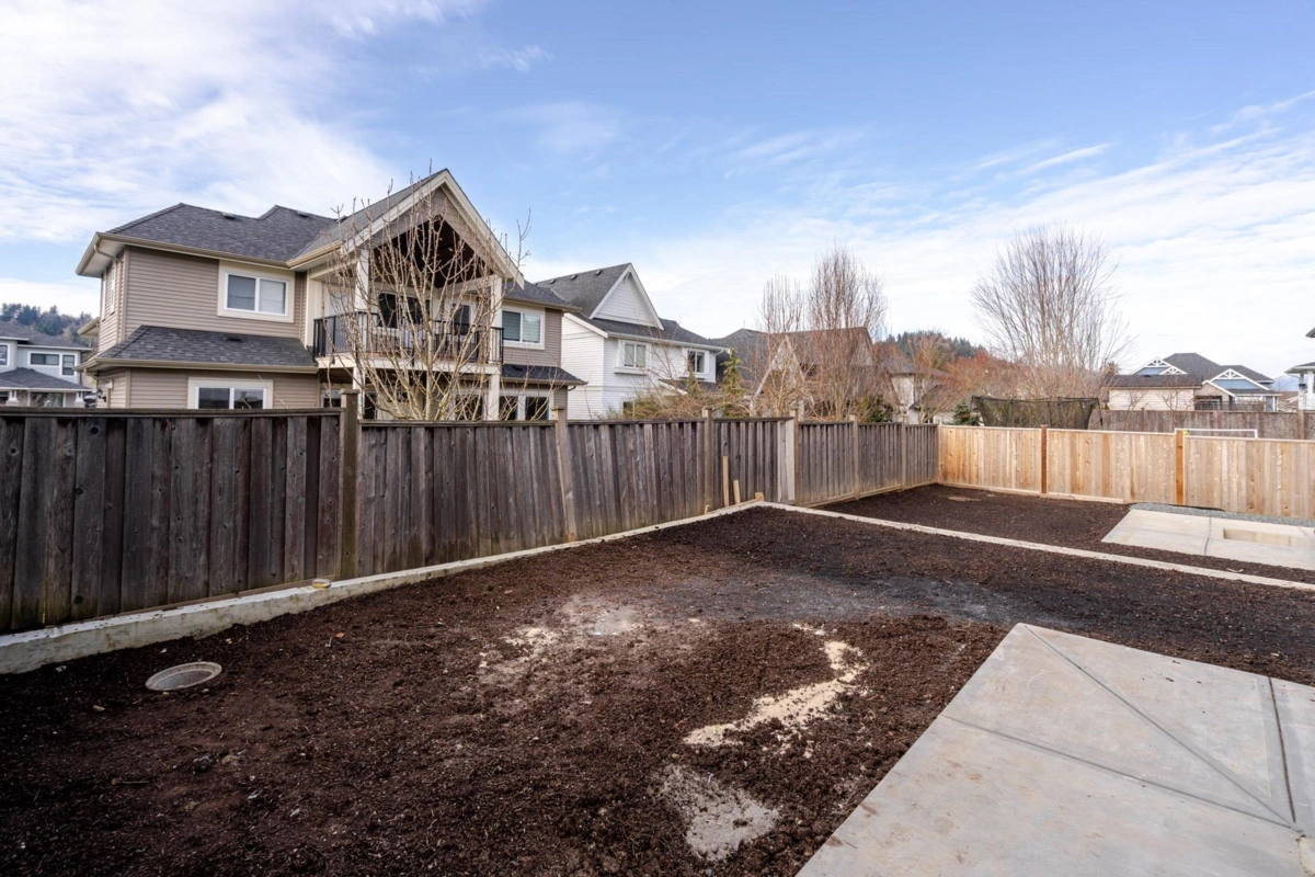 Outdoor Kitchen Photo of 8425 George Street, Mission, BC