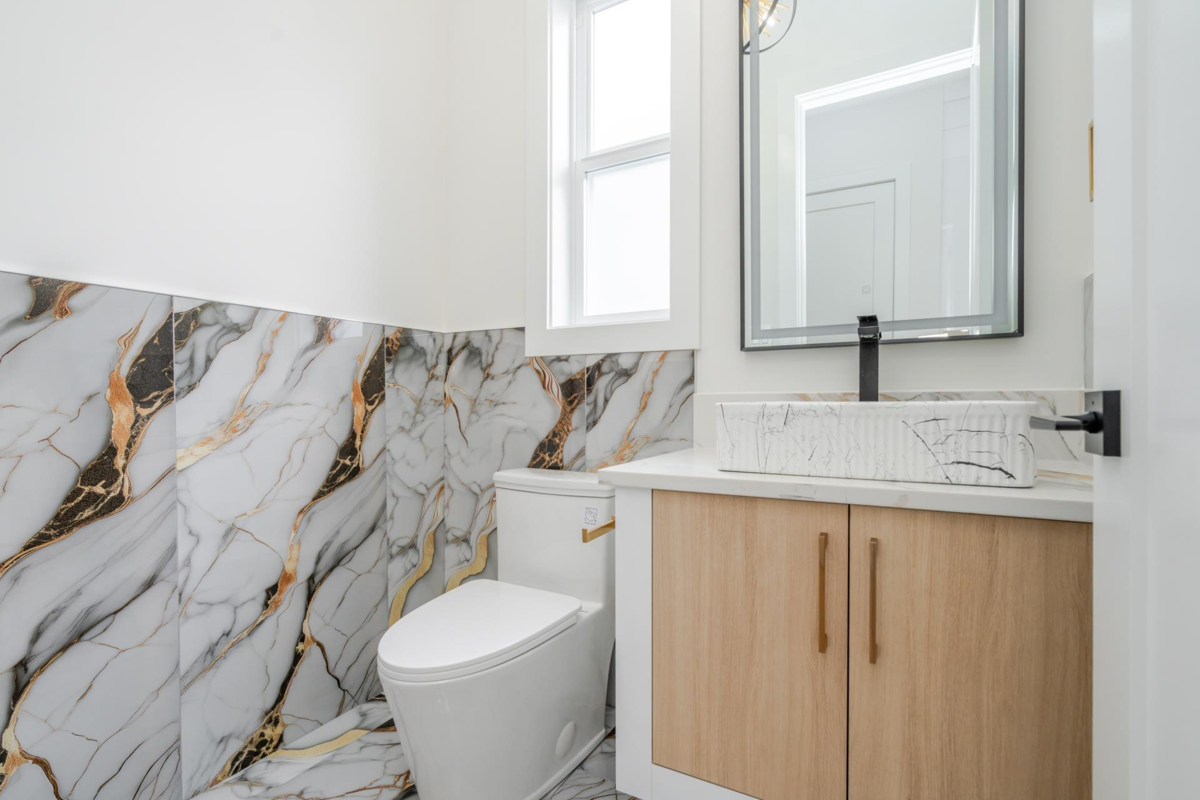 Primary Bathroom Photo of 8425 George Street, Mission, BC