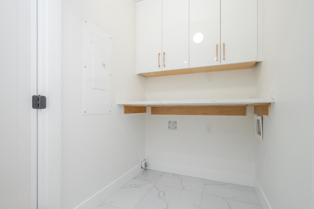 Staircase Photo of 8425 George Street, Mission, BC