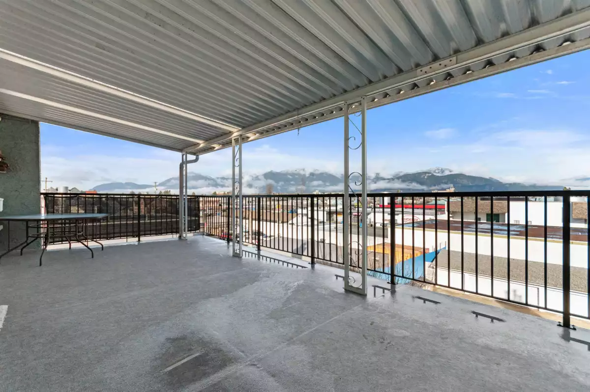 Staircase Photo of 403 46033 Chilliwack Central Road, Chilliwack, BC