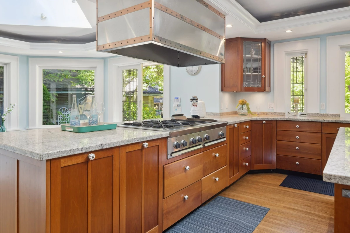 Powder Room Photo of 4051 Marguerite Street, Vancouver, BC