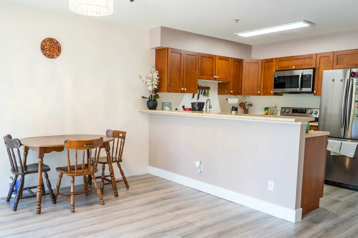Kitchen Photo of 3 624 Shaw Road, Gibsons, BC