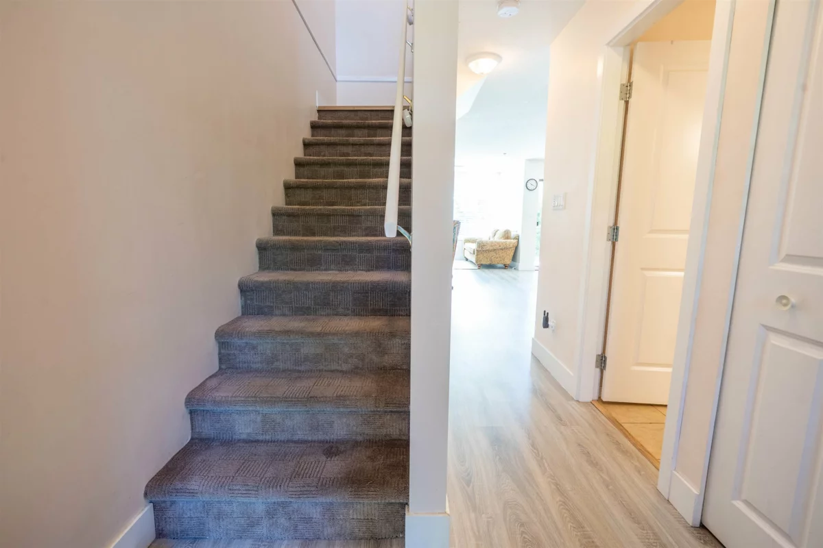 Living Room Photo of 3 624 Shaw Road, Gibsons, BC