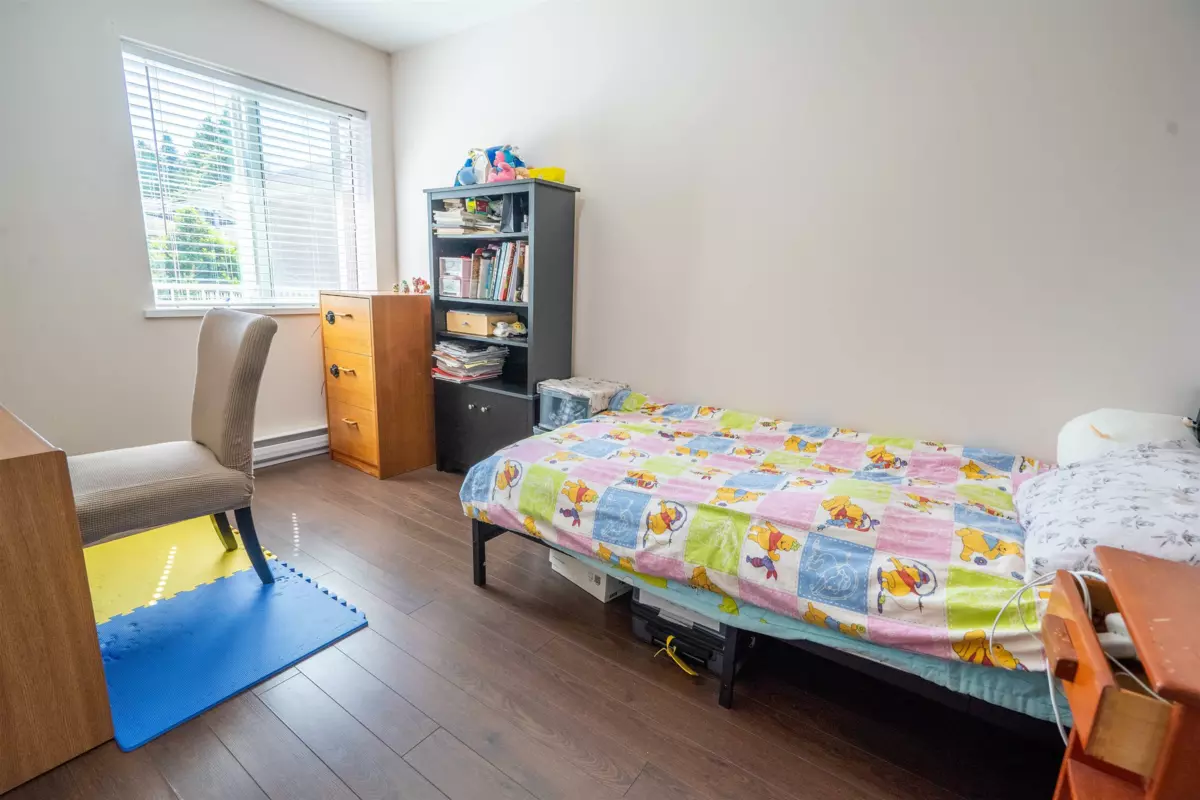 Primary Bedroom Photo of 3 624 Shaw Road, Gibsons, BC