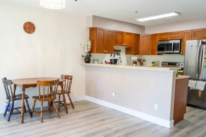 Kitchen Photo of 3 624 Shaw Road, Gibsons, BC