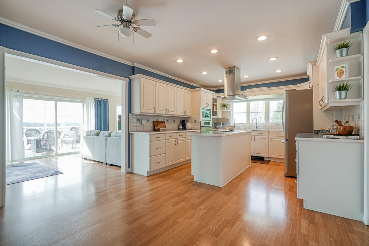 Basement Recreation Room Photo of 11502 Wood Street, Maple Ridge, BC