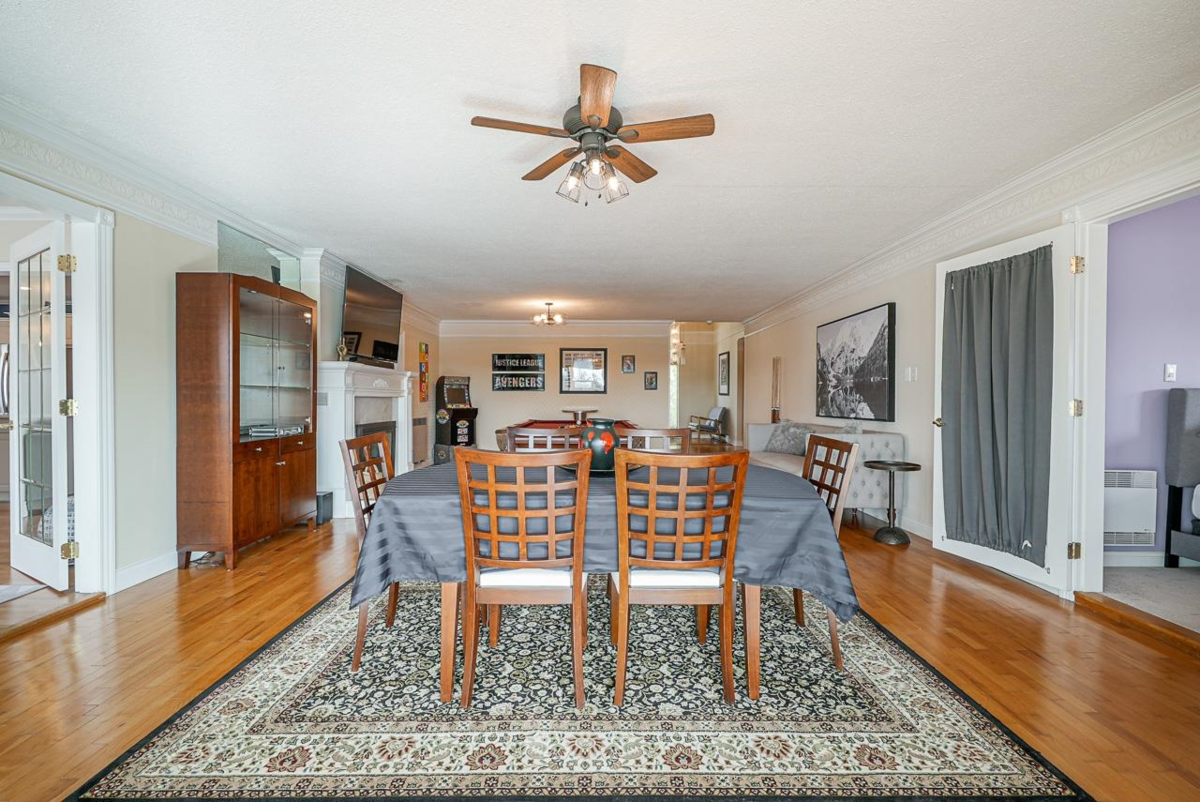Guest Bathroom Photo of 11502 Wood Street, Maple Ridge, BC