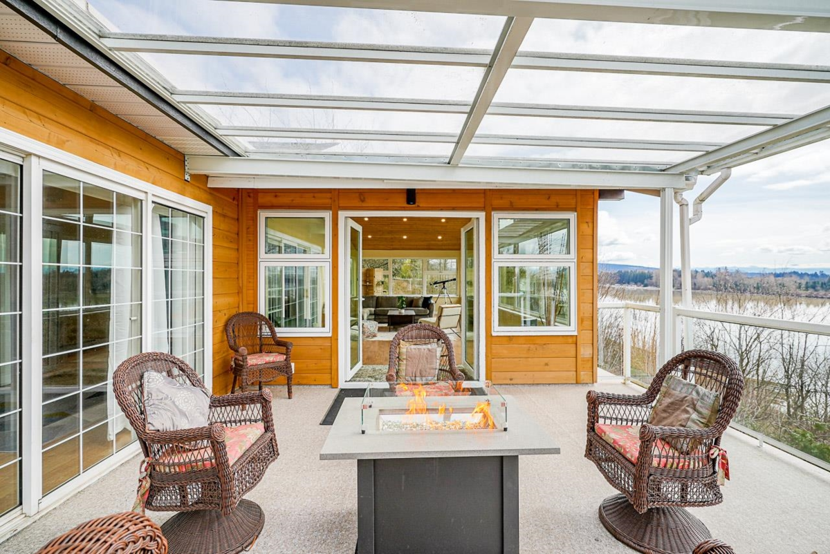 Kitchen Island Photo of 11502 Wood Street, Maple Ridge, BC