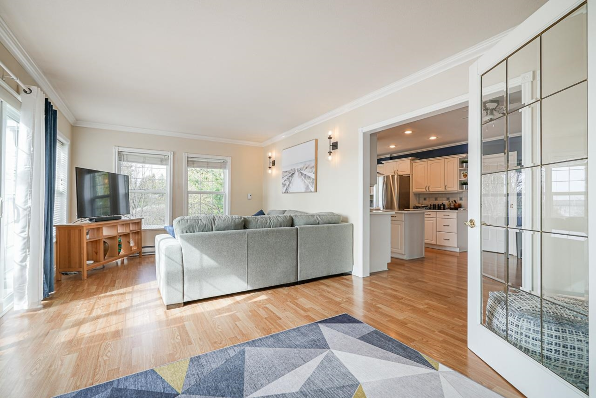 Powder Room Photo of 11502 Wood Street, Maple Ridge, BC